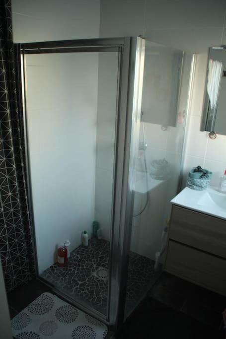 Jolie Chambre Dans Quartier Calme 伊斯内斯 外观 照片